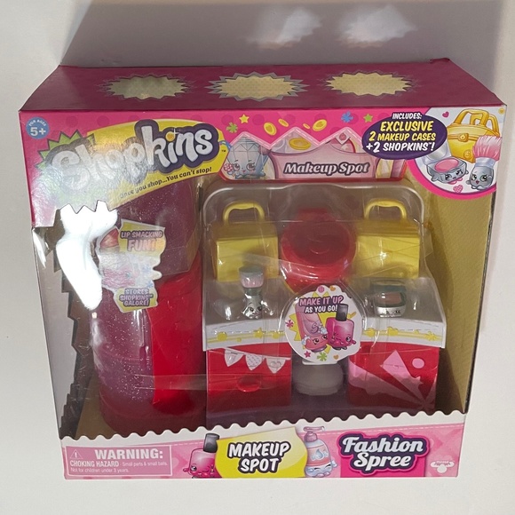 Shopkins Makeup Spot Fashion Spree Playset With 2 Exclusive Shopkins New! - Picture 1 of 3